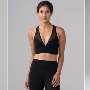 Lululemon Twist and Train Sports Bra Black Size 4